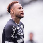 Lesão de Neymar preocupa Seleção Brasileira e pode deixar atacante fora da estreia da Copa