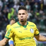 Palmeiras vence a Chapecoense e amplia vantagem na liderança