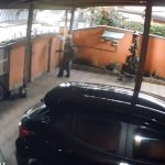 VÍDEO: Polícia procura suspeito de furtar pertences de casa no Aleixo