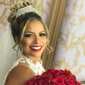 Uma sargento da Marinha do Brasil foi presa em flagrante após um empresário ser morto a tiros durante uma festa de 15 anos realizada no domingo (24)
