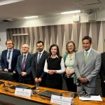 Sidney Leite celebra avanço no piso salarial dos professores