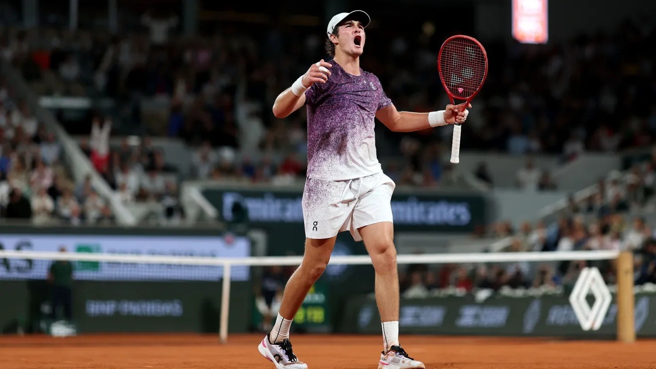 João Fonseca vence Ruud e avança às quartas de Roland Garros