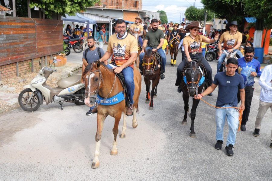 Em agenda no interior, Wilson Lima participa da abertura da ExpoANH, em Nhamundá