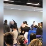 Vídeo mostra mulher agredindo funcionários da Latam em Guarulhos