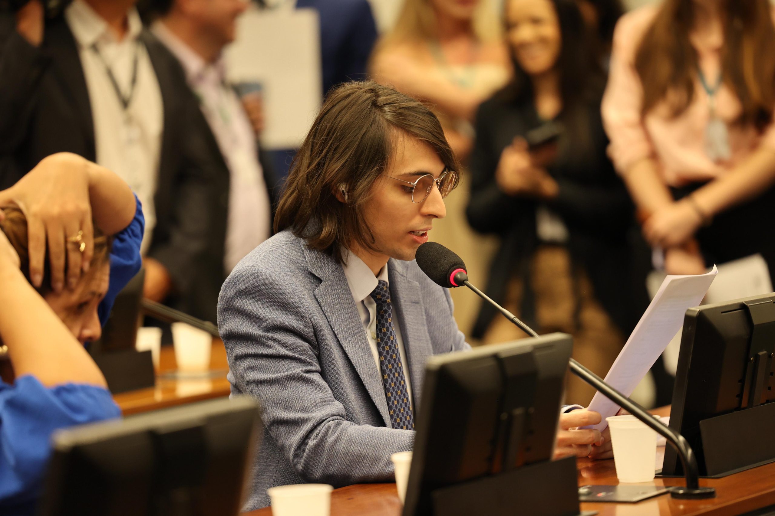 Projeto de Amom Mandel obriga aplicativos a ampliar segurança dos motoristas