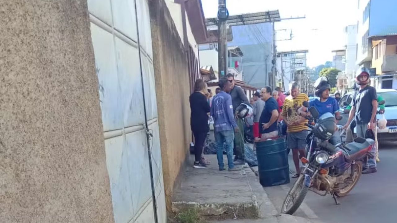 Quatro pessoas são mortas a facadas dentro de casa em ataque brutal