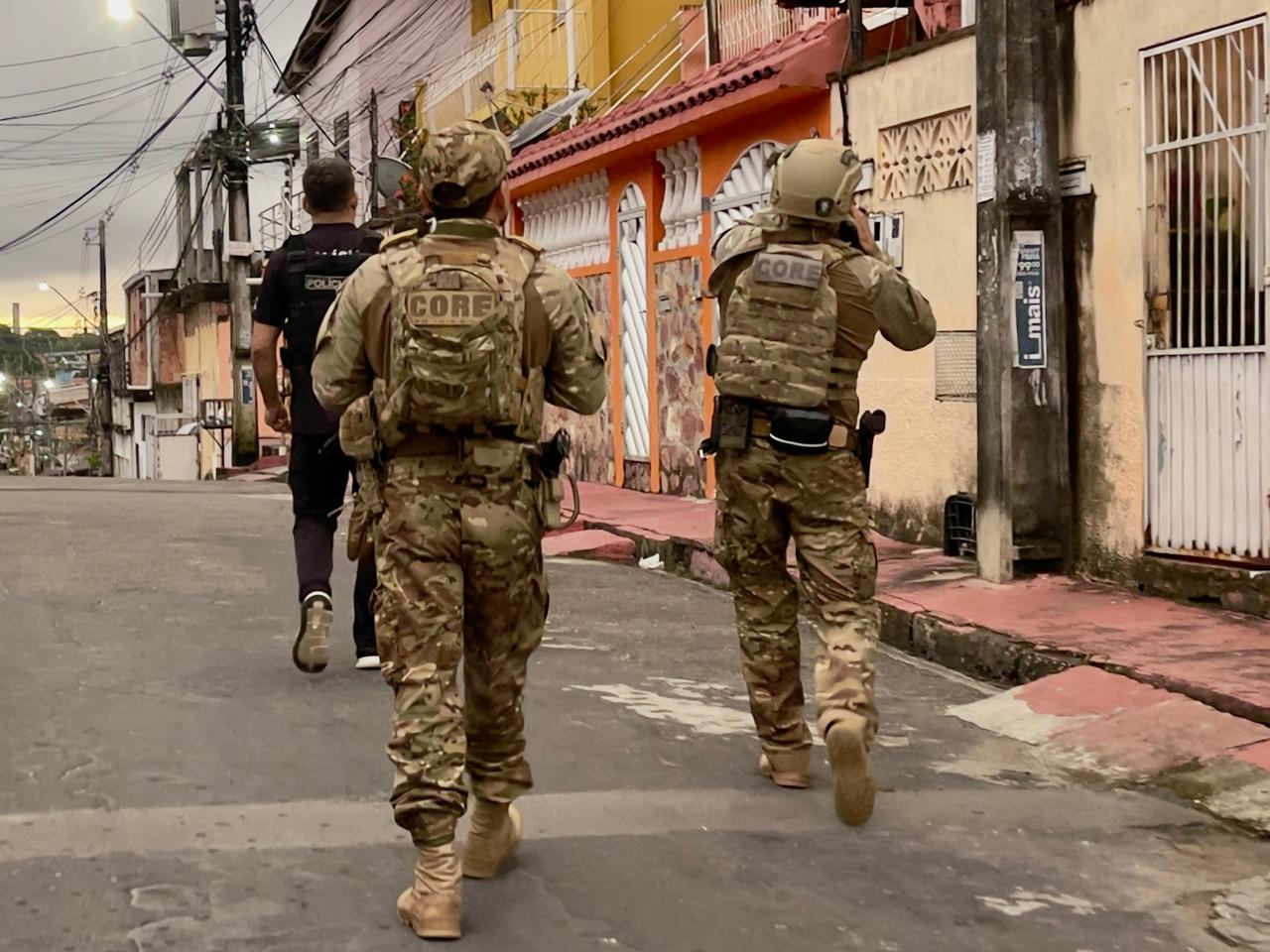 Funcionário usava crachá para mapear casas e ajudar quadrilha a assaltar condomínios em Manaus