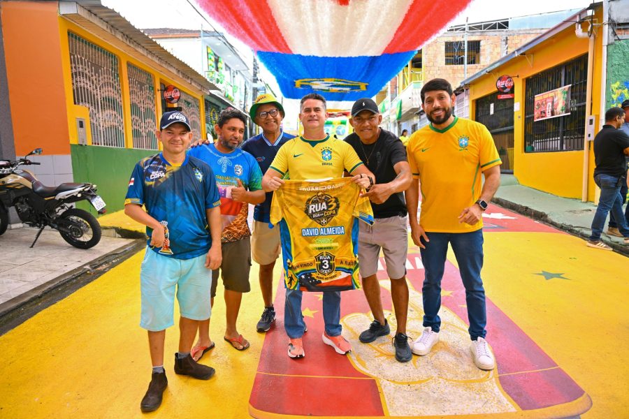 David Almeida destaca geração de renda na Rua da Copa do Alvorada David Almeida destaca geração de renda na Rua da Copa do Alvorada