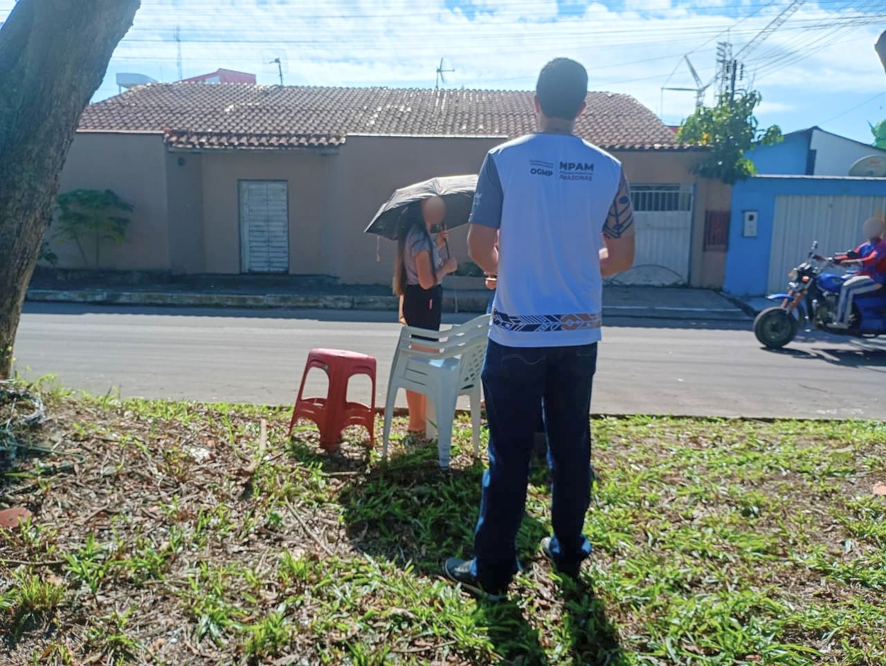 MPAM retira objetos usados para reservar lugares nas filas das galeras no Bumbódromo