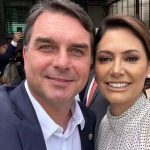 Flávio Bolsonaro pede desculpas a Michelle após crise no PL