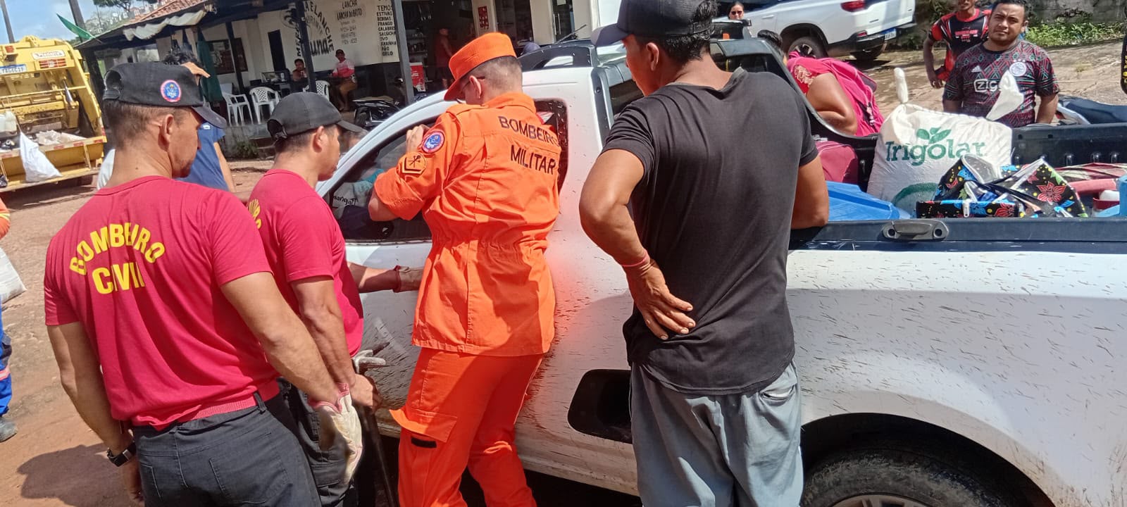 Idosa de 108 anos é resgatada após ficar presa em carro no interior do AM