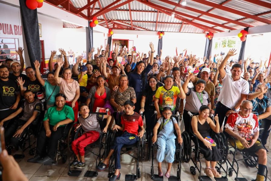 Emenda de Mayra Dias garante cadeiras de rodas em Nova Olinda