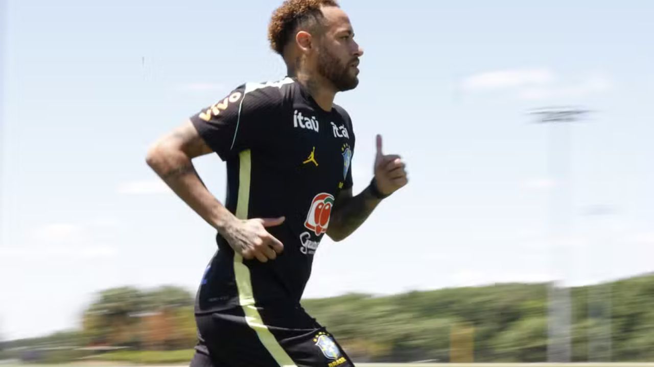 Neymar treina com grupo e bola pela primeira vez antes de jogo contra o Haiti; veja