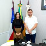 Renato Junior ao lado de Carmem Santos e Taynah Péres.