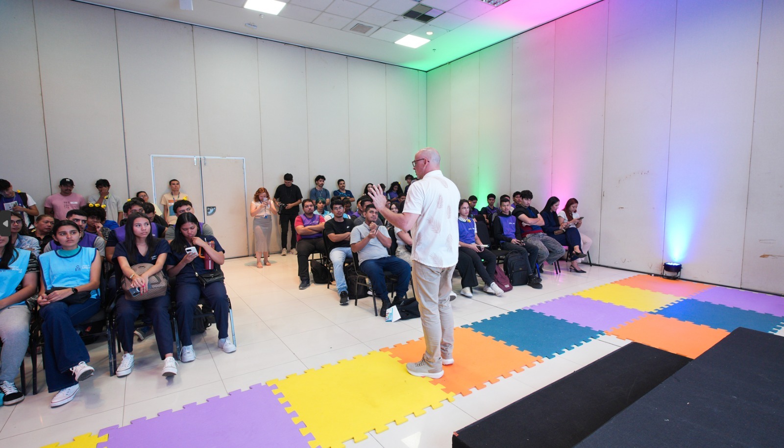 Como palestras de profissionais auxiliam estudantes na escolha da profissão?