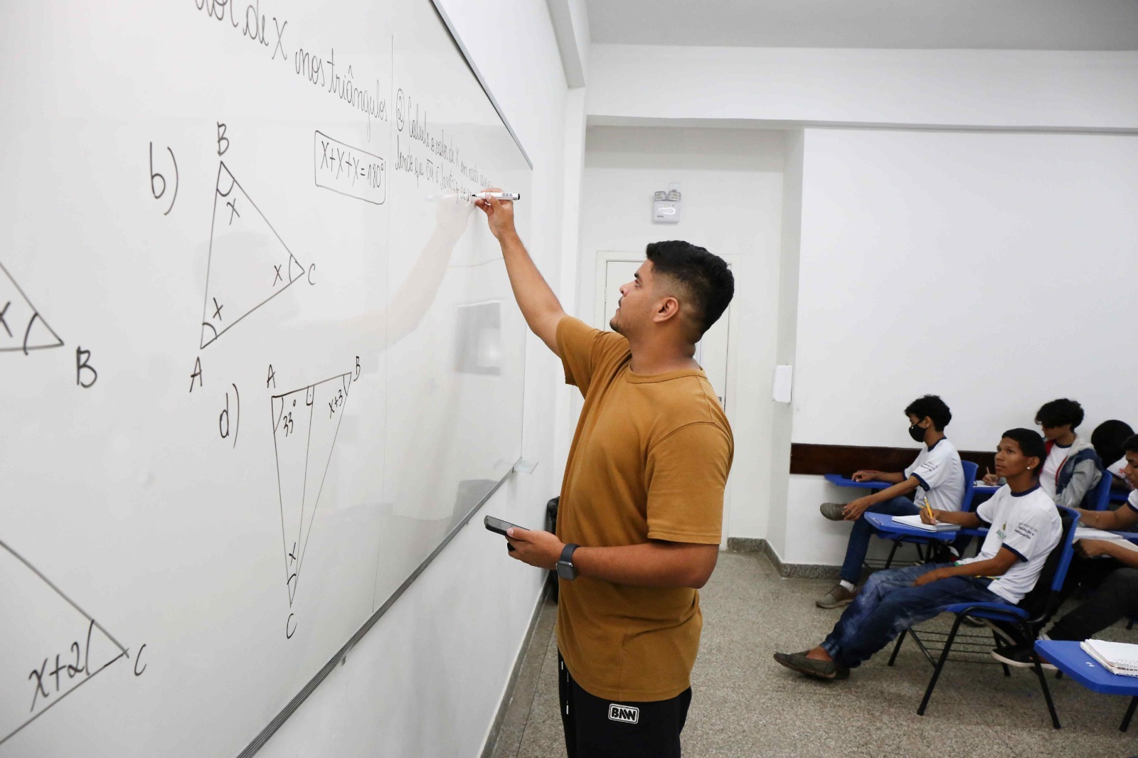 Saiu a lista: Seduc convoca 43 aprovados para vagas no interior do AM; confira