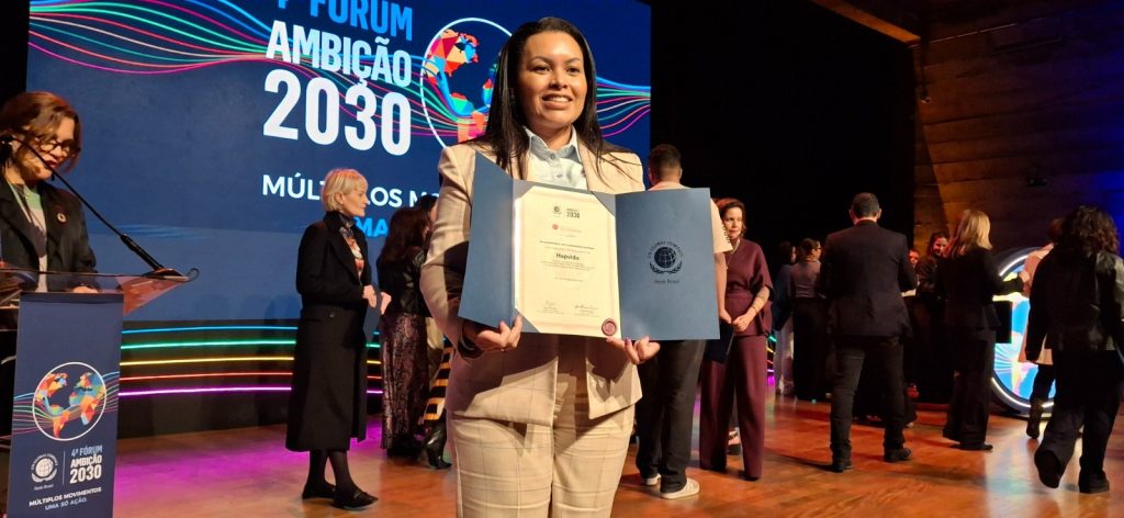 Representantes da Hapvida recebem reconhecimento do Pacto Global da ONU por avanço na liderança feminina.