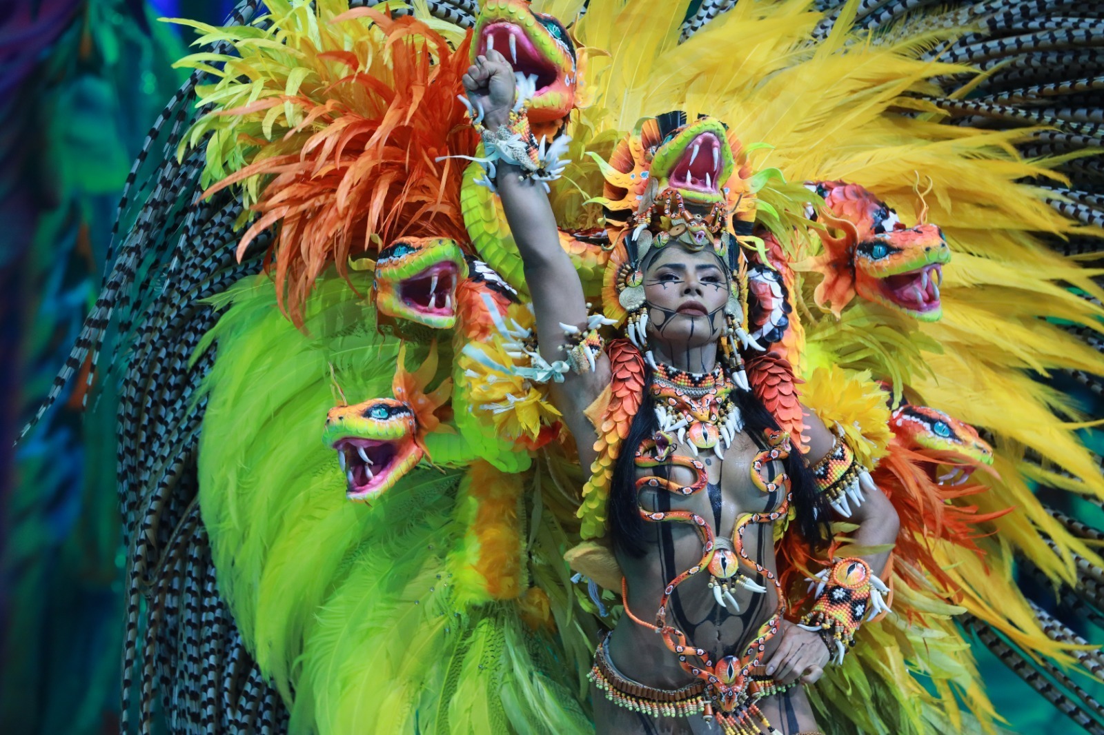 VÍDEO: Marciele encanta ao surgir da Cobra Grande no Festival de Parintins