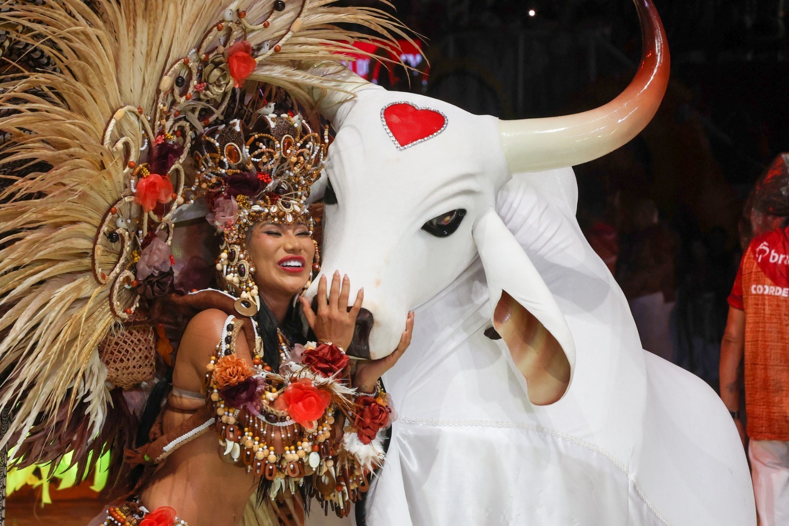 Garantido encerra segunda noite celebrando a diversidade e os laços ancestrais no Bumbódromo