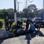 Grave acidente entre carro e motocicleta deixa dois feridos na avenida André Araújo