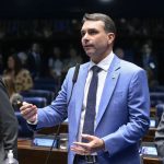 TSE ordena que Meta apague posts que ligam Flávio ao crime organizado