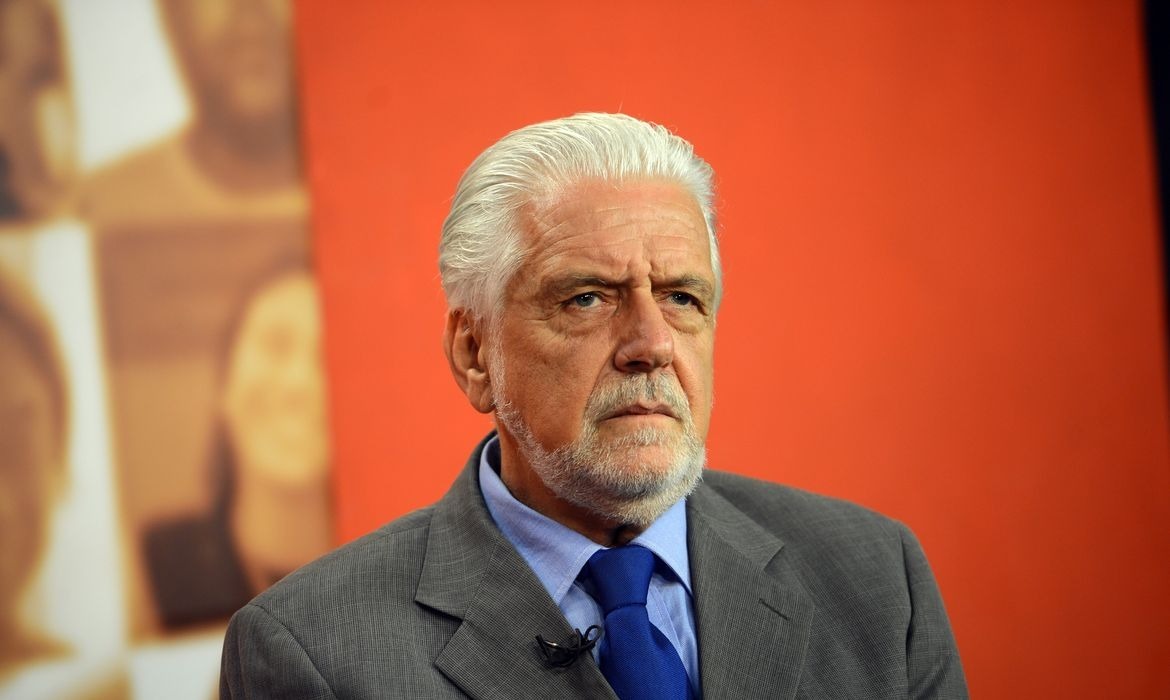 Líder de Lula no Senado, Jaques Wagner é alvo da PF em investigação sobre o Banco Master