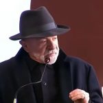 Lula comenta tensão global e e alfineta Trump: ‘Está cheio de ‘nego’ maluco no mundo’