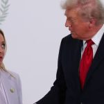 Trump diz que Meloni implorou por foto; premiê reage e o chama de mentiroso