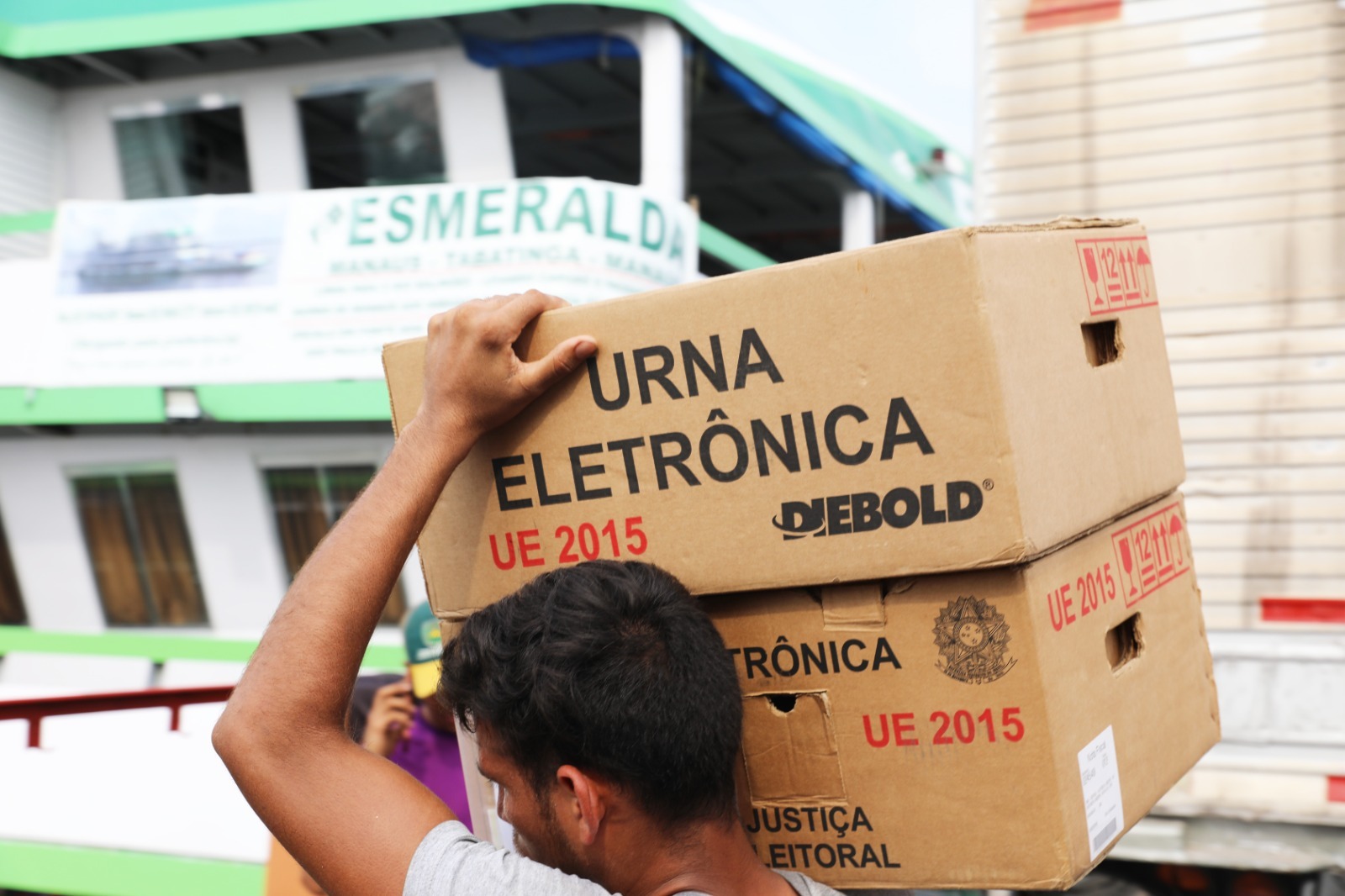 TRE monta megaoperação para enviar urnas ao interior do Amazonas para Eleições 2026
