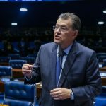 Eduardo Braga aciona Governo Federal e prepara reação jurídica em defesa da Zona Franca de Manaus