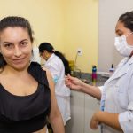 Feira da Cidadania oferece vacinação e mais de 50 serviços gratuitos no Sesi em Manaus