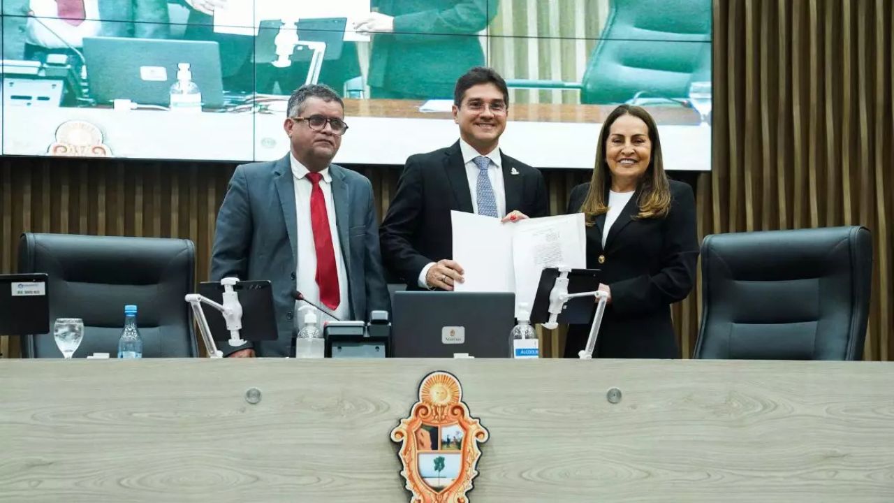 Glória Carratte toma posse na CMM após decisão da Justiça Eleitoral