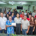 Mayra Dias entrega equipamentos ao LABFEST da UEA em Parintins