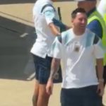 Reação de Messi durante inspeção em aeroporto de Miami viraliza nas redes sociais; confira