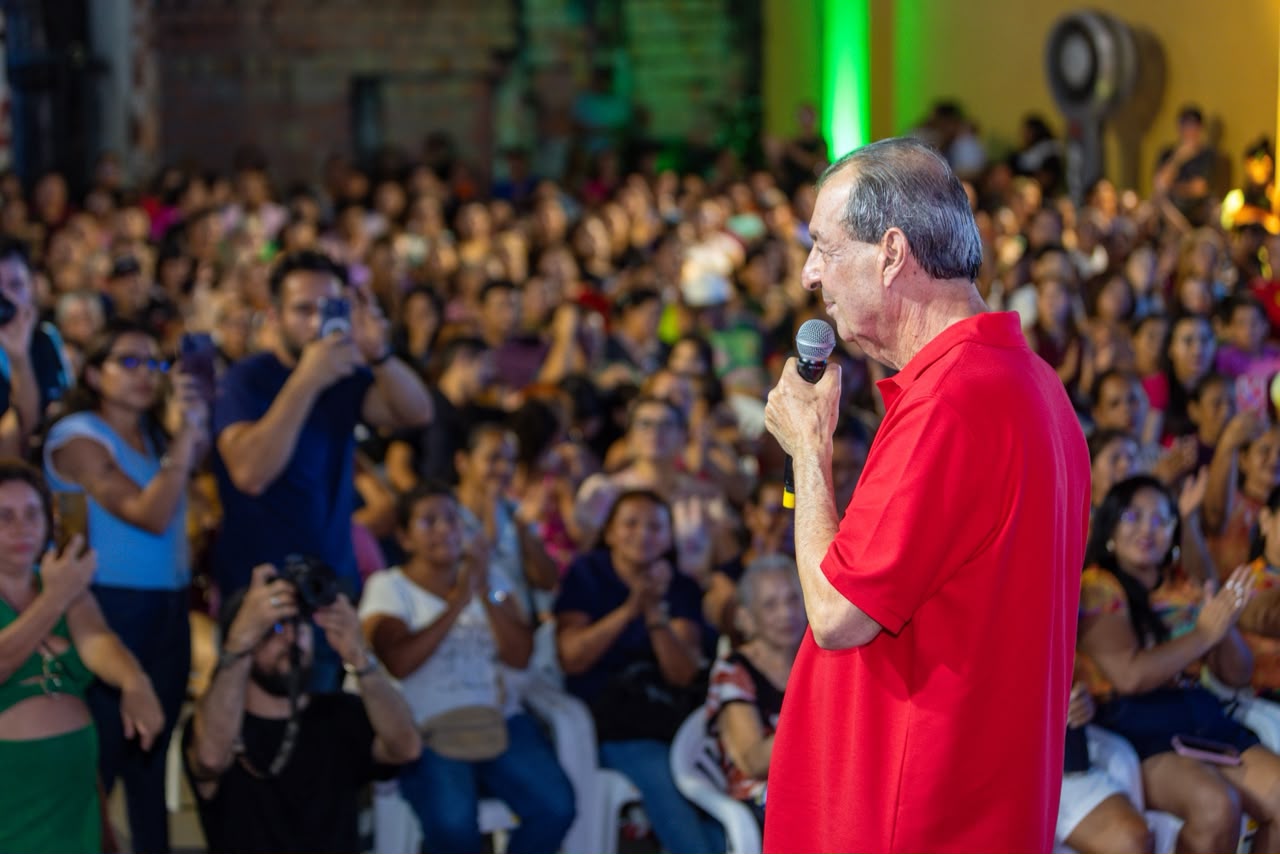 Omar defende que governo volte a distribuir casas a quem precisa em Manaus e no interior do Amazonas