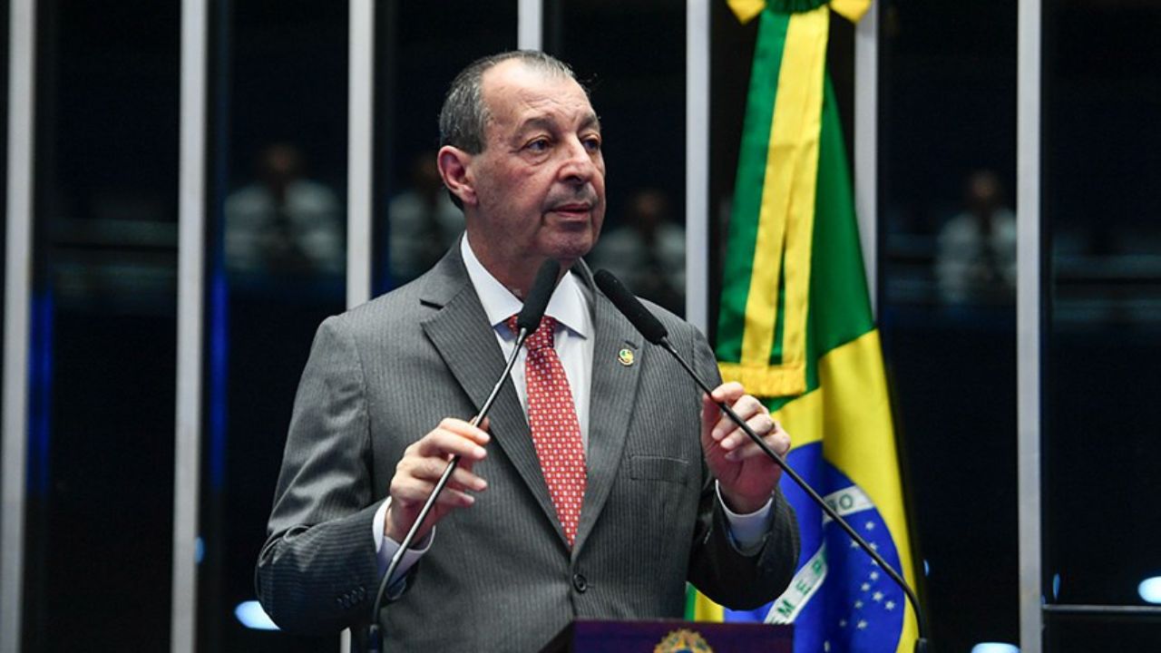 Omar defende construção de três novas maternidades para ampliar atendimento às mulheres no Amazonas
