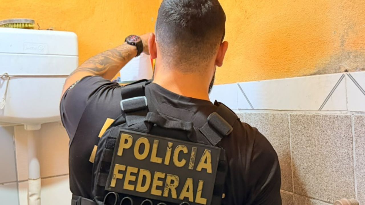 PF prende homem por armazenar material de abuso sexual infantil no AM