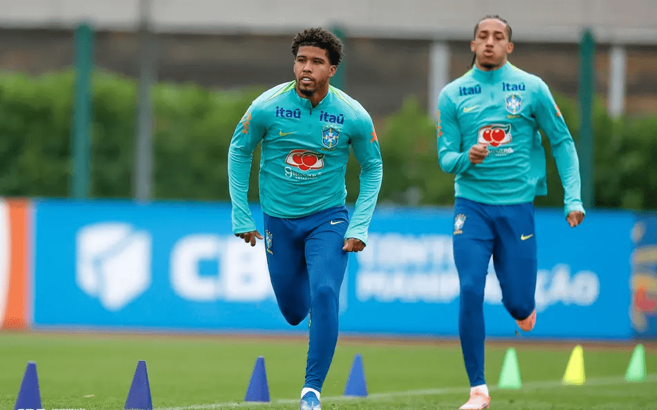 Ancelotti testa 54 jogadores e prepara nova Seleção Brasileira para 2030