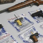 Governo Trump revoga regras sobre armas de fogo e amplia flexibilização