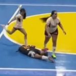 VÍDEO: Jogadora é suspensa por 5 anos após chutar cabeça de adversária em jogo de futsal feminino