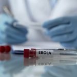 Oxford inicia teste de vacina contra nova cepa do vírus Ebola