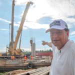 Eduardo Braga entrega ampliação do Porto de Tefé e vistoria ponte