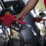Governo adia decisão sobre aumento de etanol na gasolina