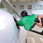 Presidente da Petrobras afirma que gasolina deve acompanhar tendência de queda