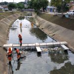 Destinação correta do lixo reduz poluição dos igarapés de Manaus