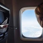 Passageiro é sugado para fora de avião em voo na Grécia