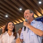 Omar confirma Alessandra como vice e promete novos hospitais e escolas de tempo integral no AM