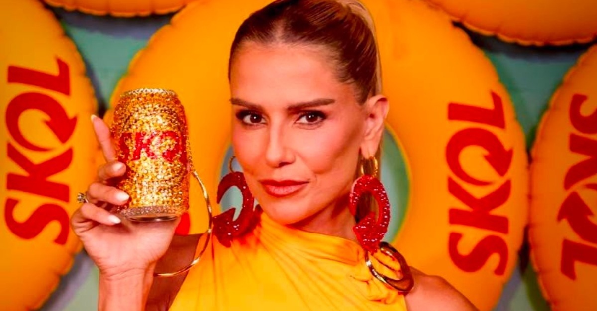 Do glamour à folia: Deborah Secco brilha no Camarote Skol durante o Fortal 2026