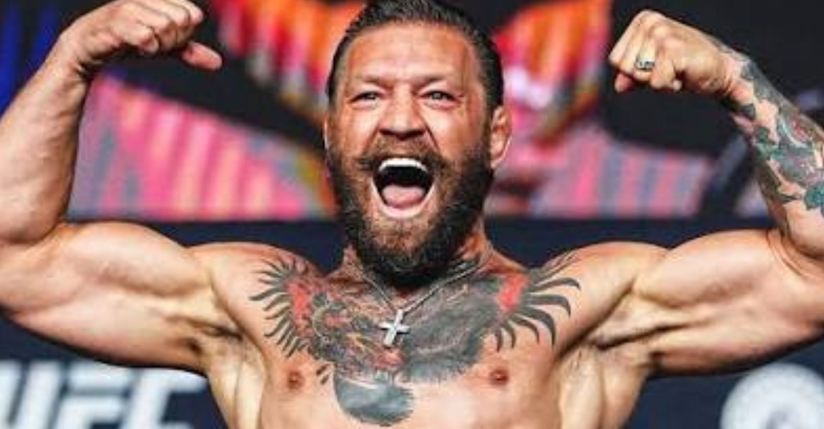 McGregor x Holloway hoje: que horas é a luta e onde assistir ao UFC ao vivo