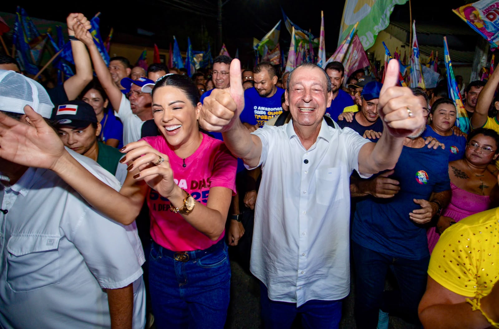 Omar Aziz reúne 40 mil pessoas em ato de campanha em Parintins